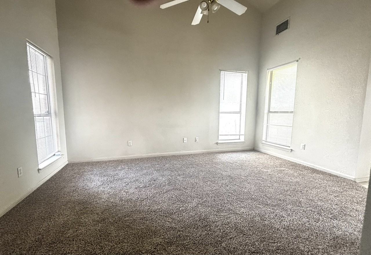 308 Deloris Dr - Photo 3 of 19
