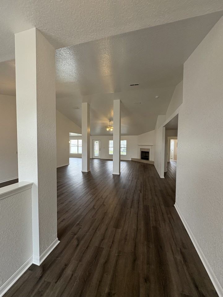 9880 Sw 56th Ave - Photo 2 of 41