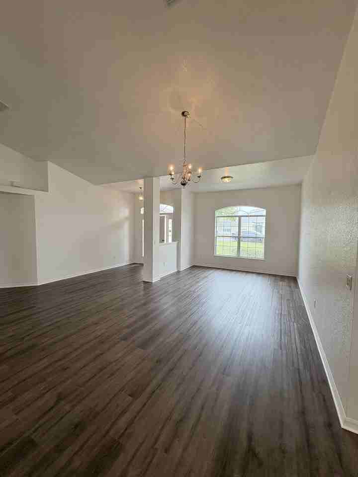 9880 Sw 56th Ave - Photo 6 of 41