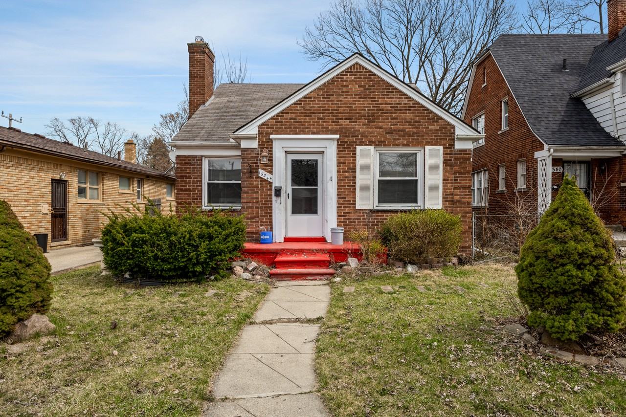 15344 Stout St - Photo 2 of 19