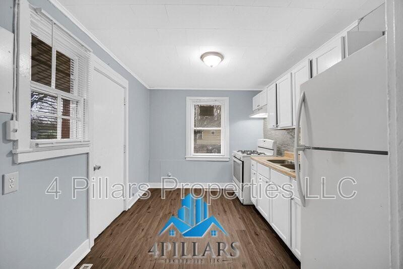 1404 Federal Ave - Photo 4 of 23