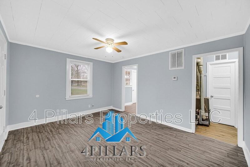 1404 Federal Ave - Photo 6 of 23