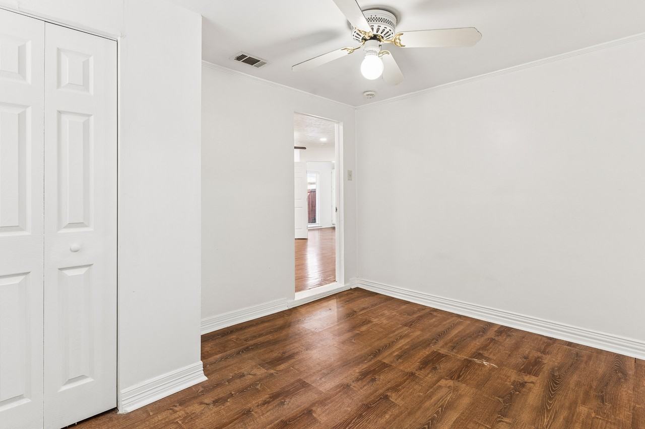 6950 Hillcrest Ave #NA - Photo 7 of 30