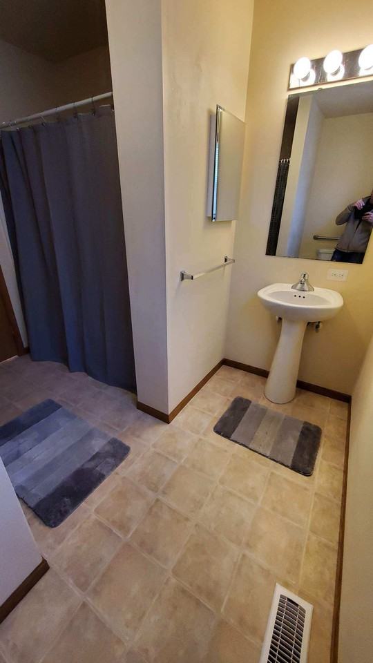 2425 Parkfield Dr - Photo 6 of 22