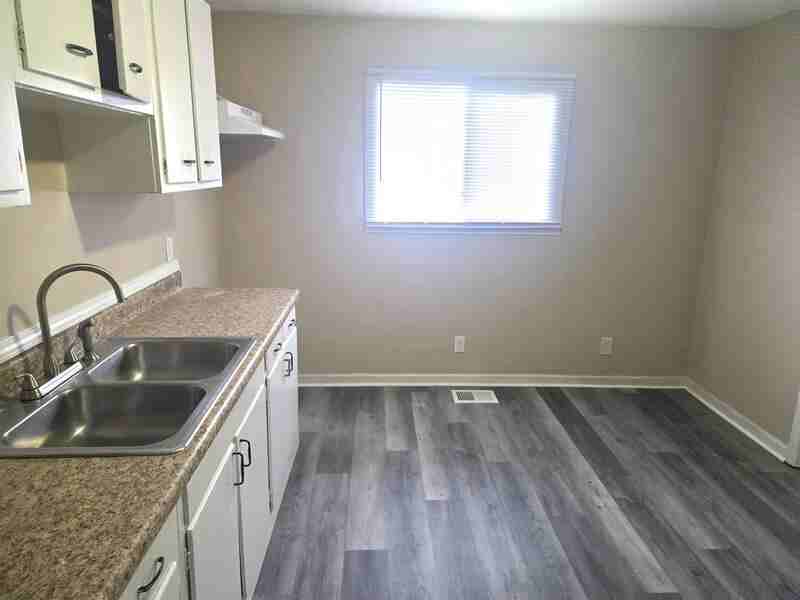 247 S Randolph St - Photo 4 of 10