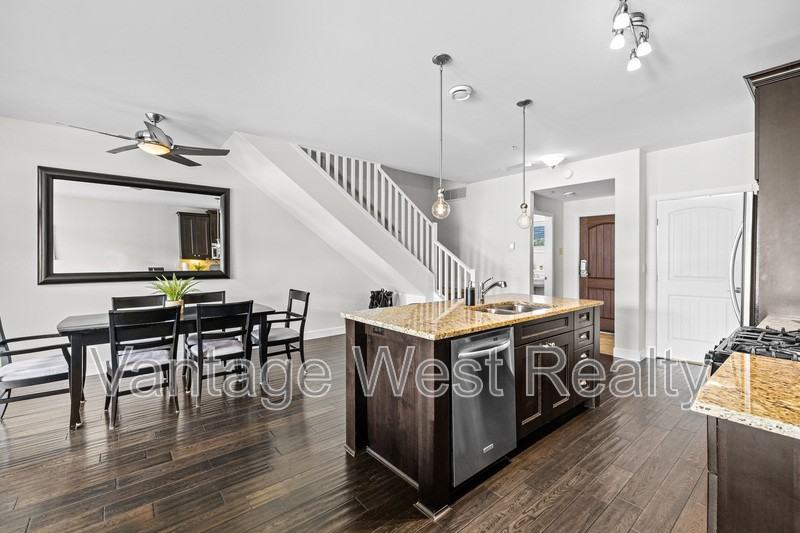 4098 Pritchard Dr N - Photo 7 of 44