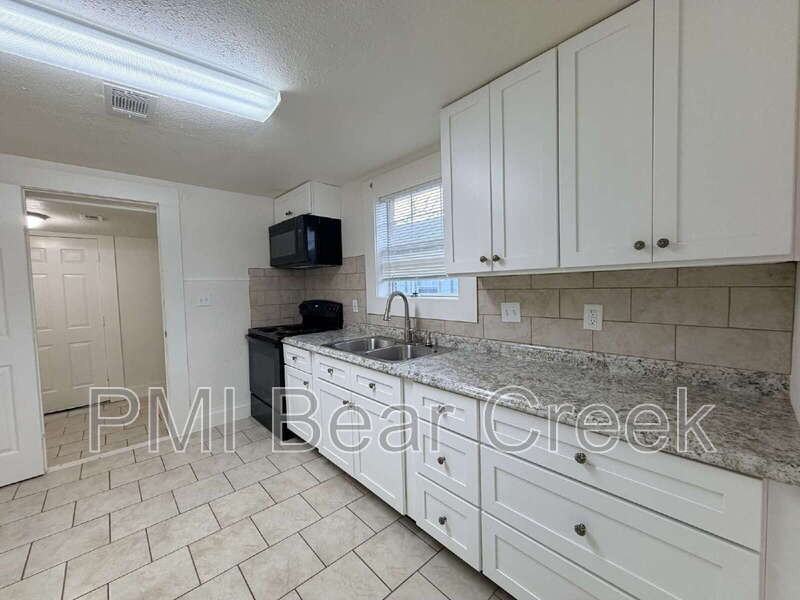 3014 Rosalie St - Photo 6 of 26