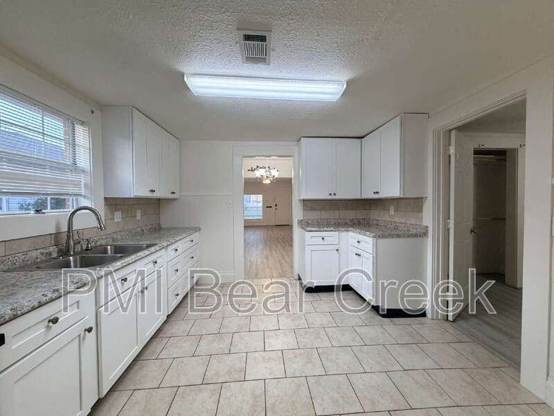 3014 Rosalie St - Photo 7 of 26