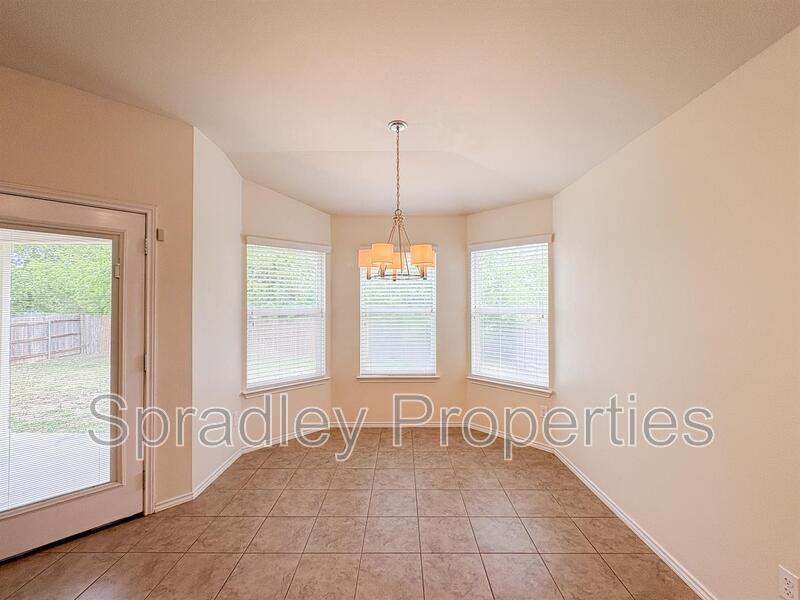 1315 Starlight Dr - Photo 3 of 13