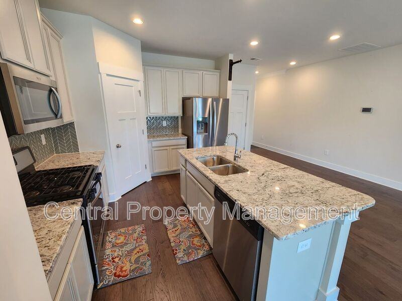 112 Outback Dr - Photo 7 of 40