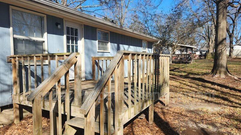 300 Florence Dr - Photo 4 of 19