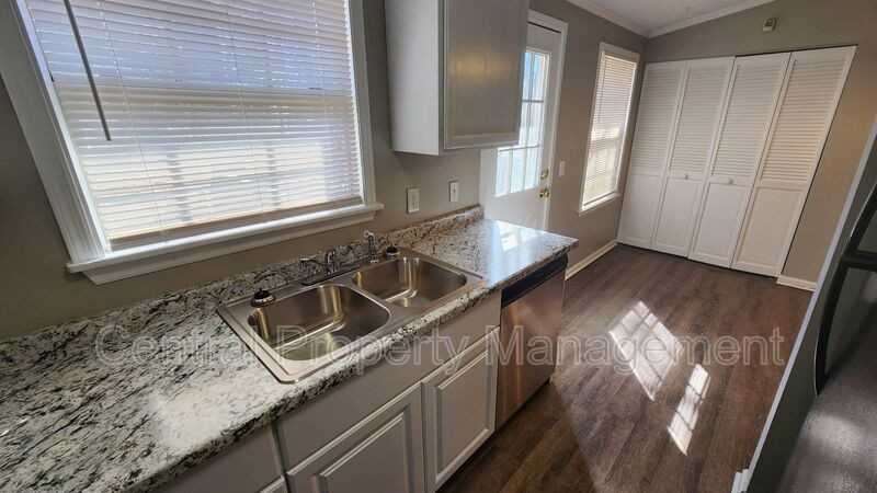 300 Florence Dr - Photo 6 of 19