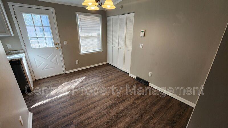 300 Florence Dr - Photo 7 of 19