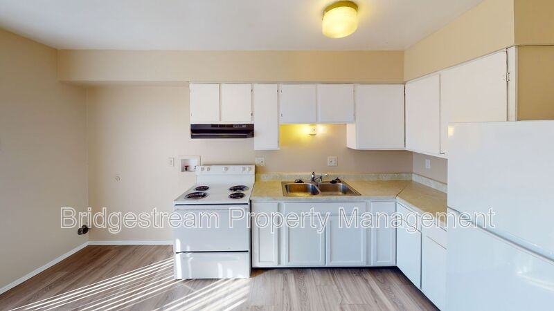 4653 Wayne Meadows Cir - Photo 3 of 12