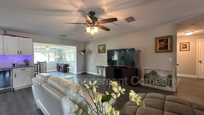 1000 Huntington Ct - Photo 7 of 30