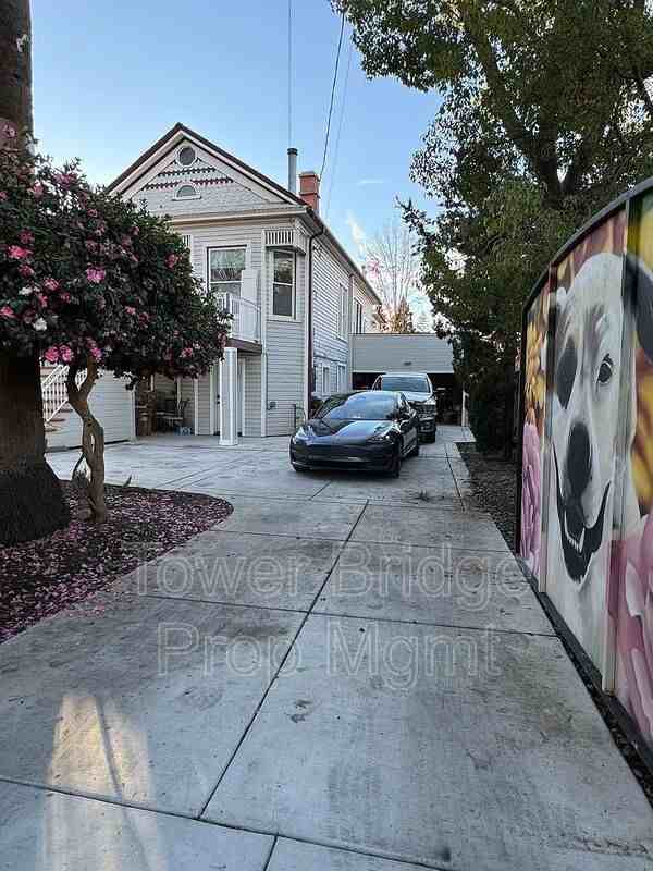 3154 53rd St #MAIN - Photo 4 of 43