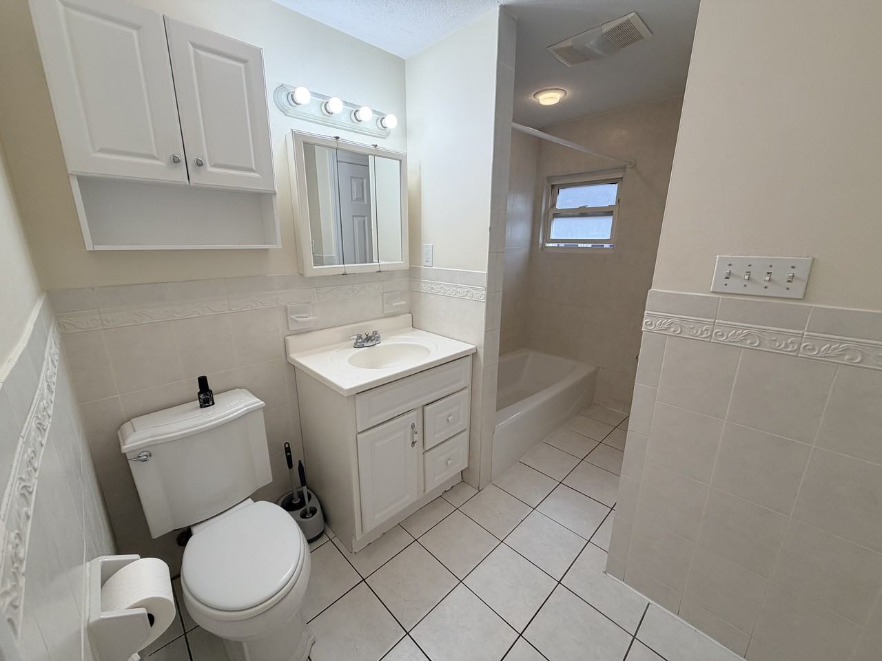 543 Broadway #1R - Photo 4 of 16