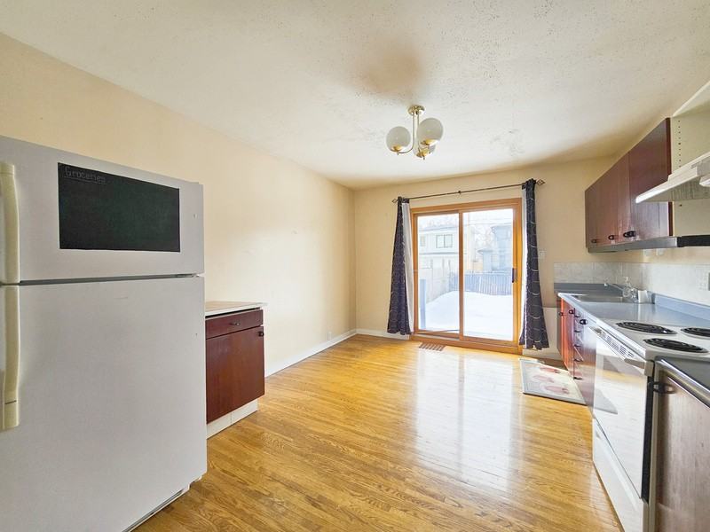 8928 116 St Nw - Photo 7 of 22