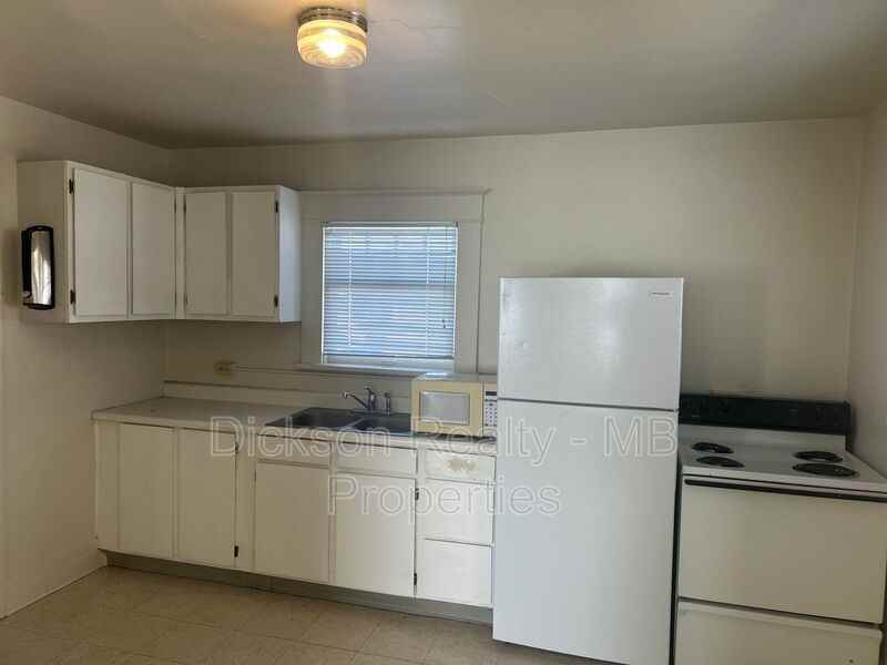 54 1/2 S Wells Ave - Photo 6 of 11