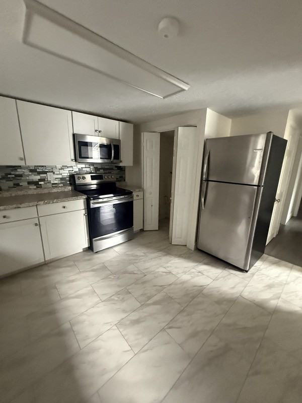 1300 Windsor Ave - Photo 4 of 10