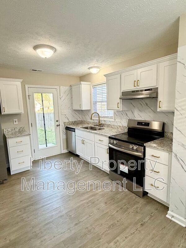 805 Broadmore Dr - Photo 4 of 17