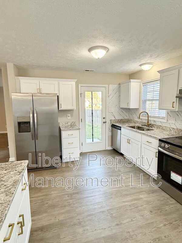 805 Broadmore Dr - Photo 5 of 17