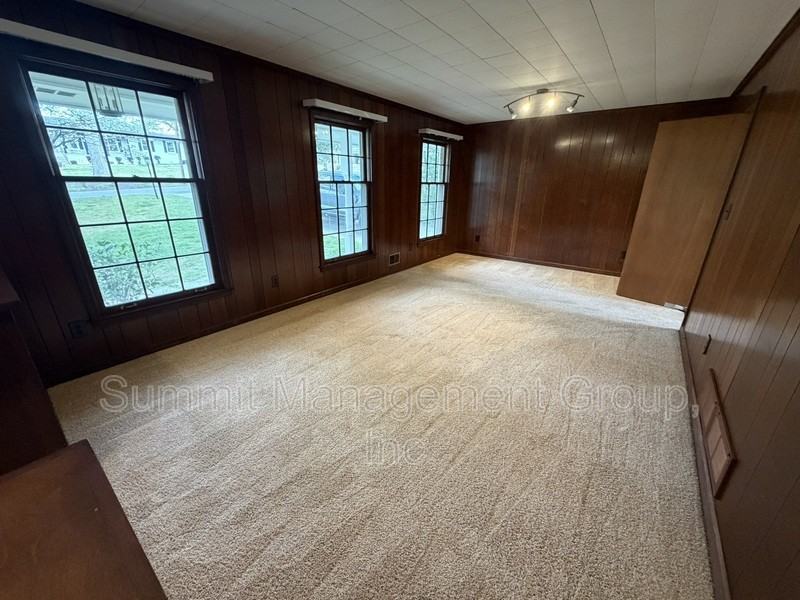 200 Indian Creek Dr - Photo 4 of 34