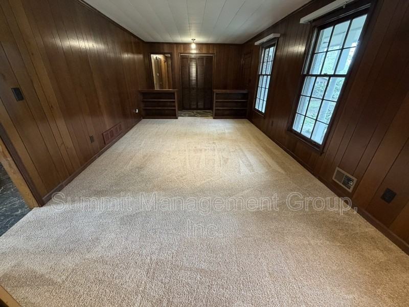 200 Indian Creek Dr - Photo 5 of 34