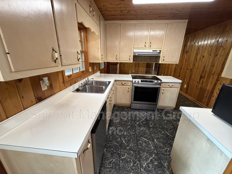 200 Indian Creek Dr - Photo 7 of 34