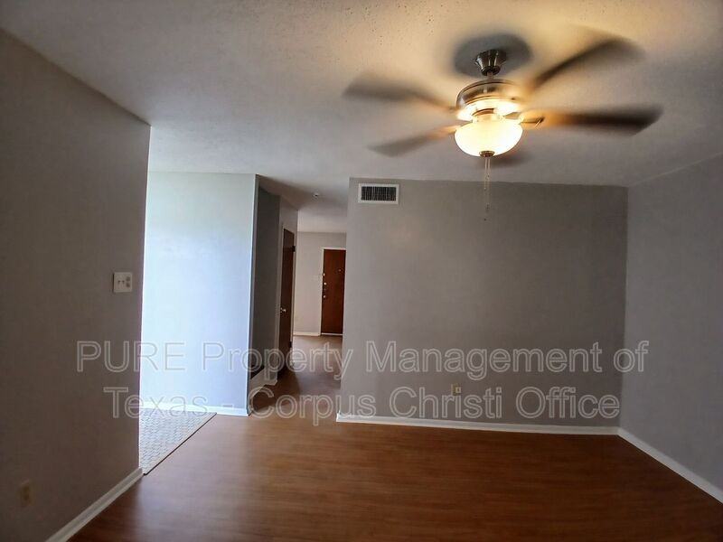 5001 Middlecoff Rd #1A - Photo 6 of 32