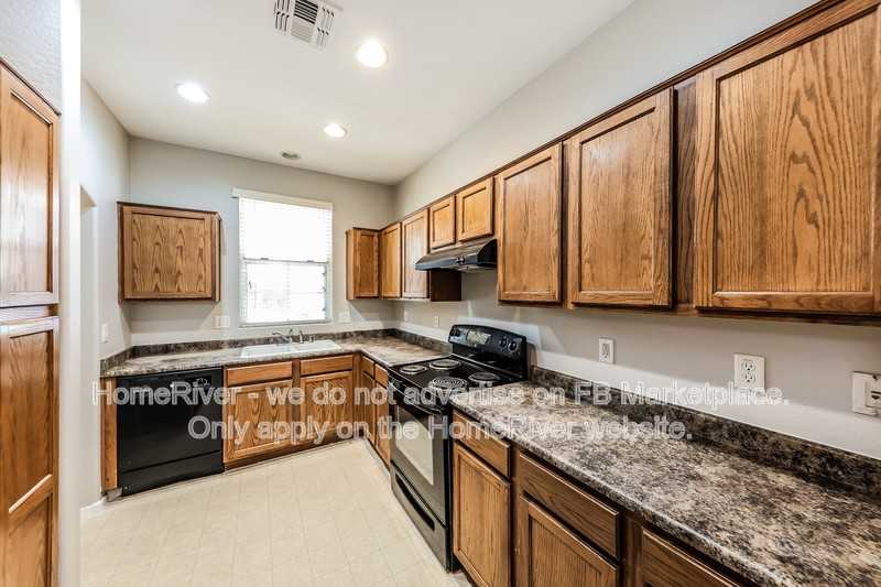 1929 N 78th Ave - Photo 4 of 17