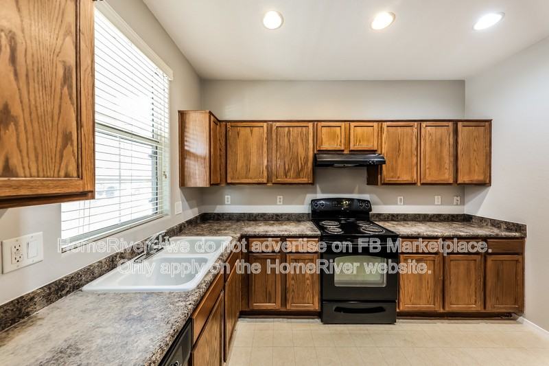 1929 N 78th Ave - Photo 5 of 17