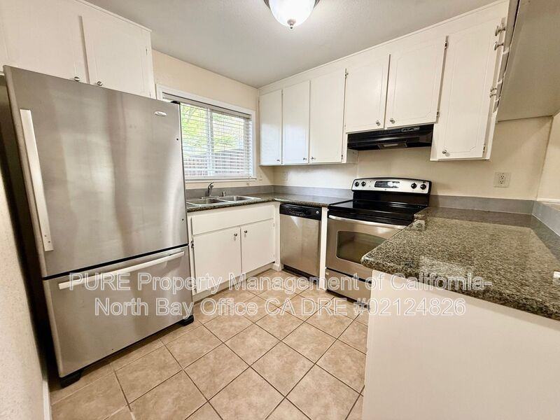 687 Racquet Club Cir - Photo 2 of 12