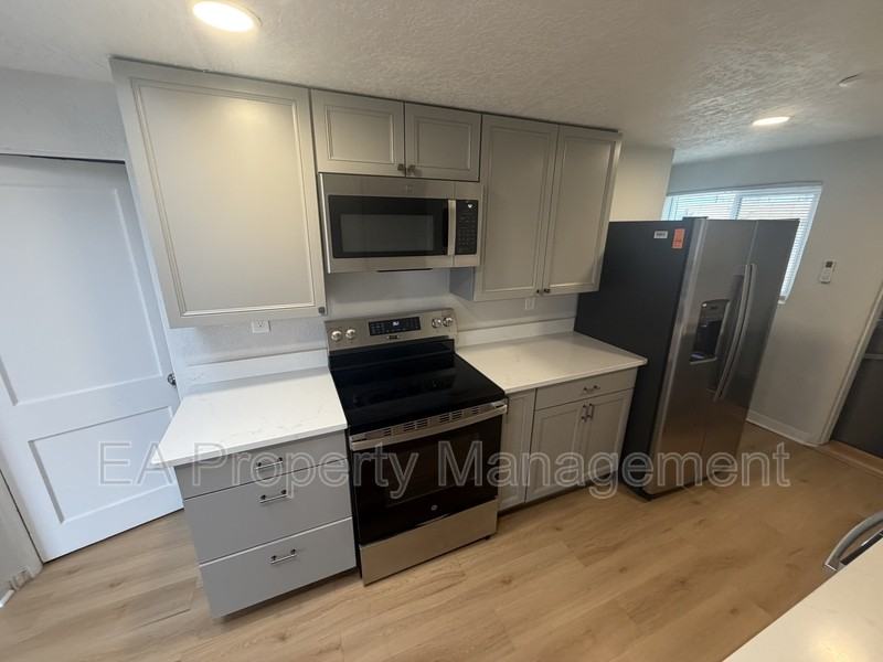 704 La Poblana Rd Nw #1 - Photo 2 of 16