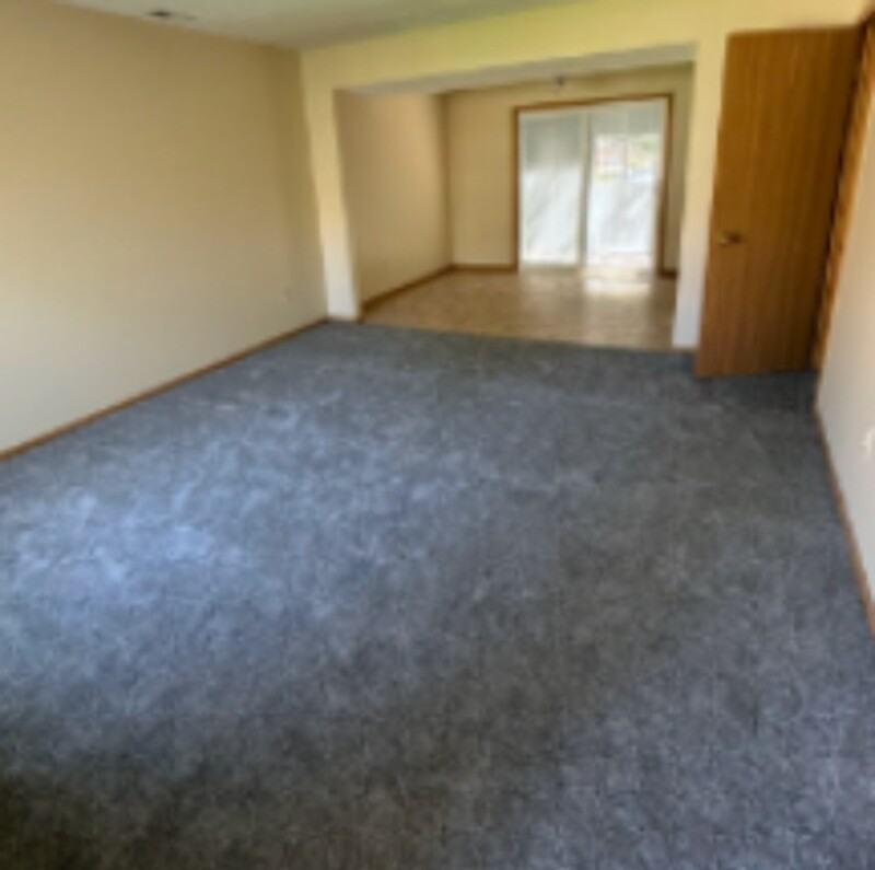 845 Hanneman Dr - Photo 3 of 12