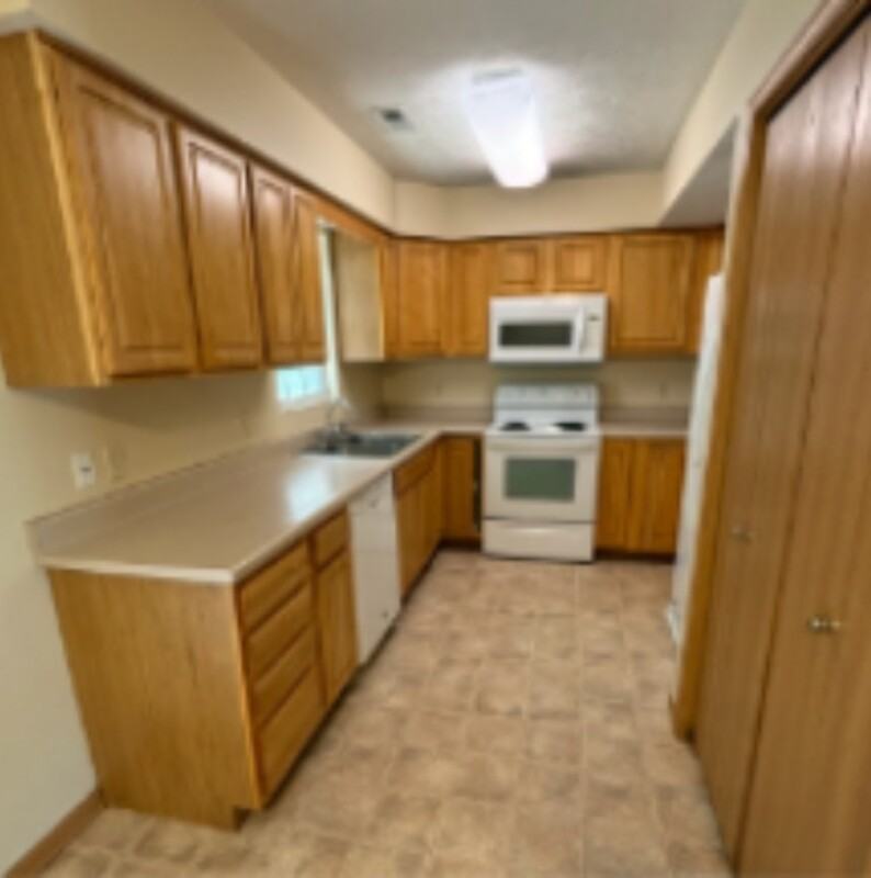 845 Hanneman Dr - Photo 4 of 12