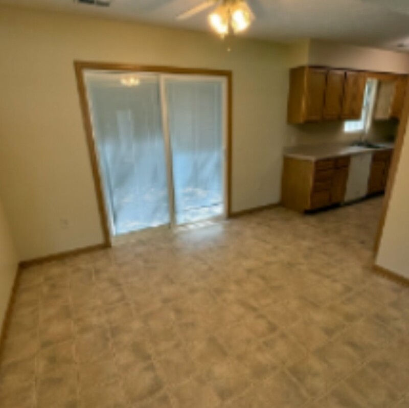 845 Hanneman Dr - Photo 6 of 12