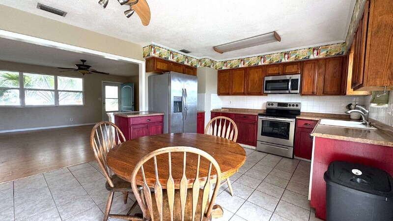 484 Grandview Ave - Photo 6 of 11