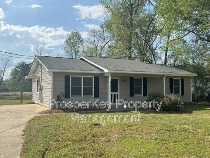 303 Lee Rd - Photo 2 of 11