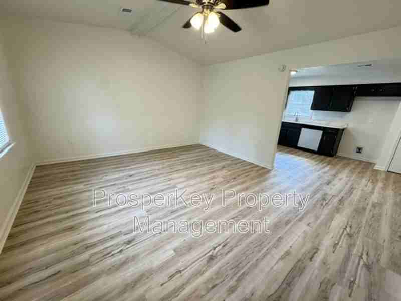 303 Lee Rd - Photo 3 of 11