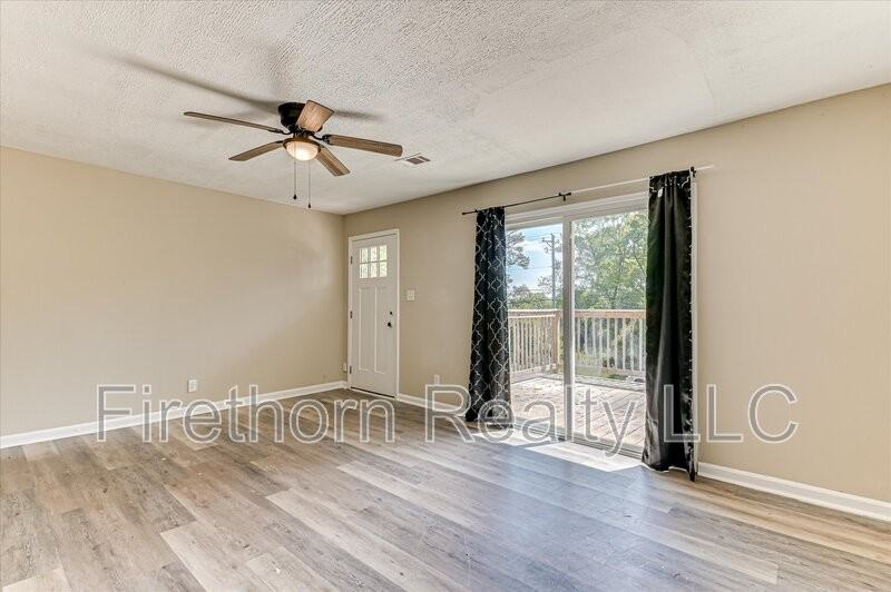 1026 Weston St - Photo 6 of 19