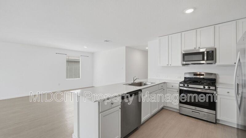 9161 Luciano Pl - Photo 7 of 38