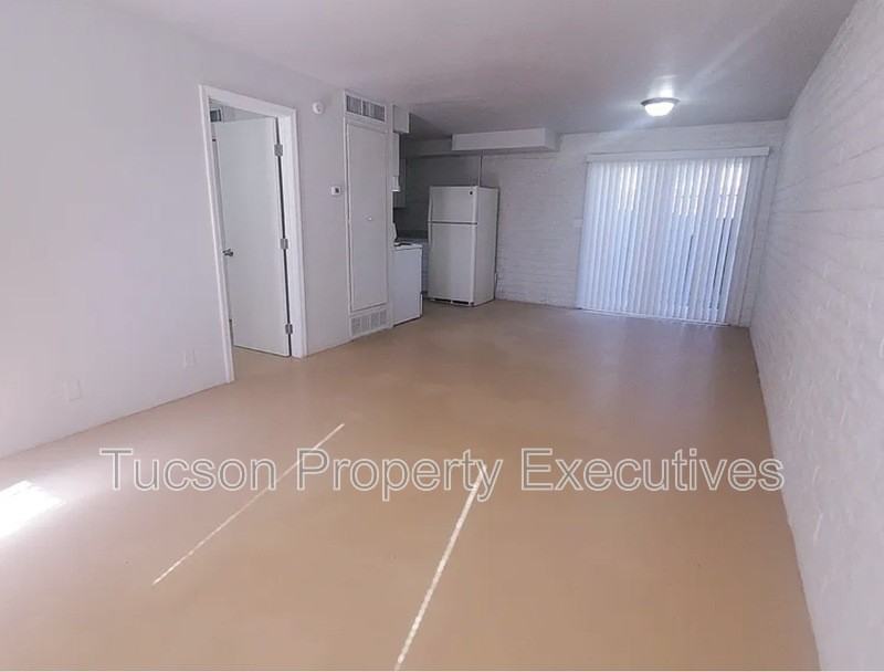 319 E Blacklidge Dr - Photo 4 of 11