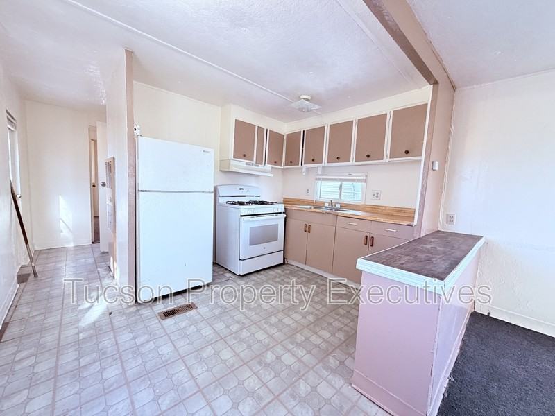 1951 E Benson Hwy - Photo 4 of 12