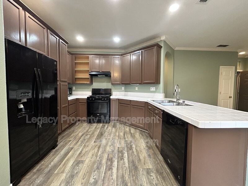 1867 Malachite Way - Photo 5 of 14