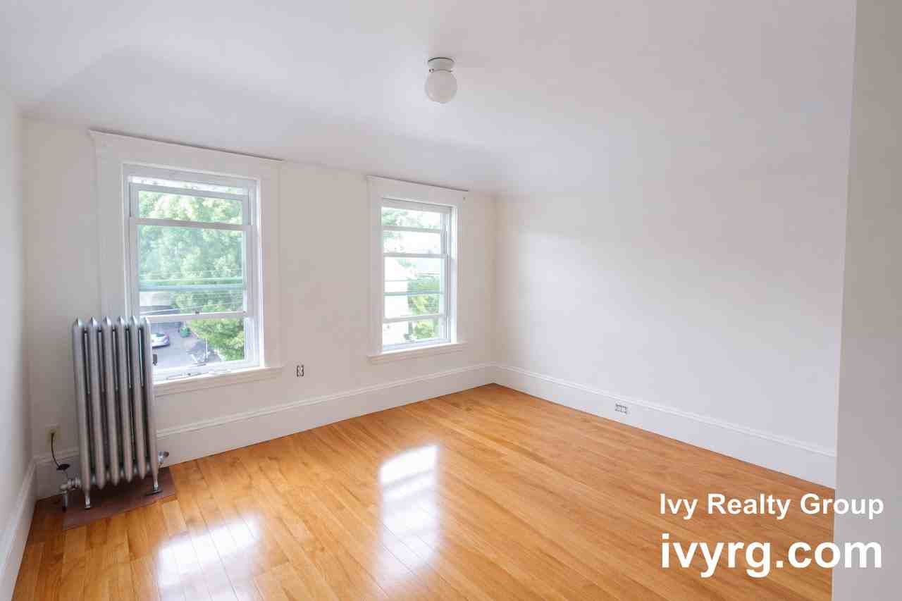 28 Commonwealth Rd #3 - Photo 3 of 9