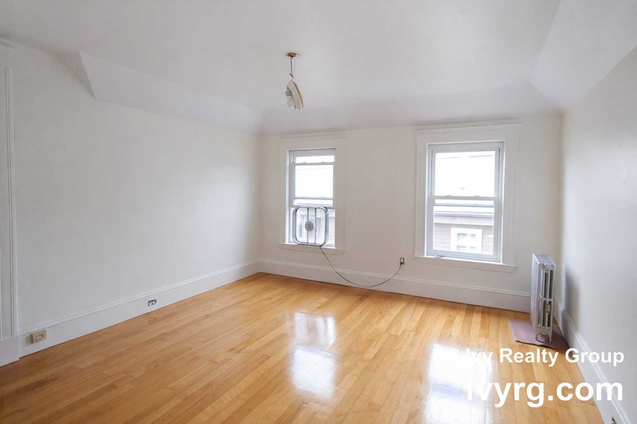 28 Commonwealth Rd #3 - Photo 5 of 9