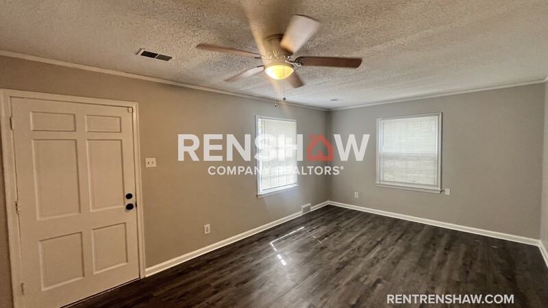 3822 Maid Marian Ln - Photo 2 of 19