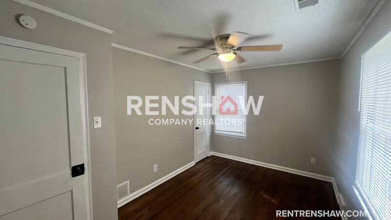 3822 Maid Marian Ln - Photo 7 of 19