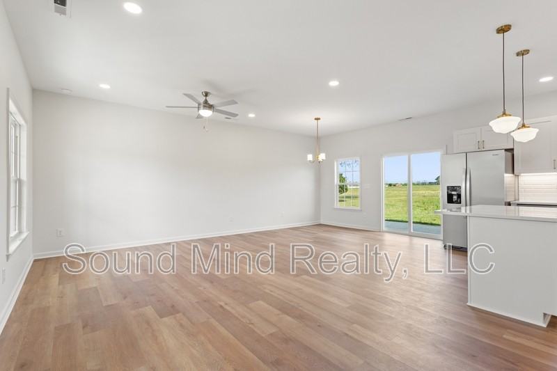 204 Landmark Dr - Photo 3 of 35